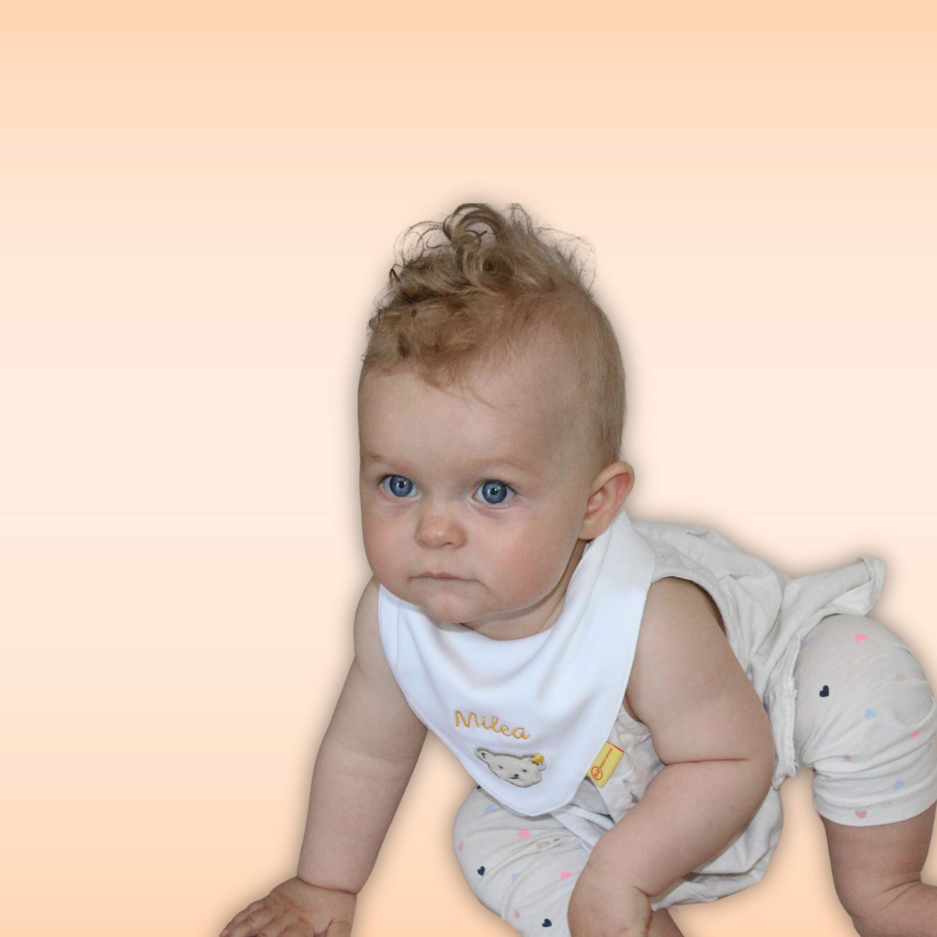 Baby mit Halstuch